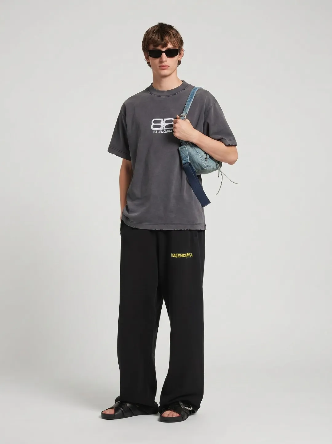 P100✨🔥 [balenciaga] 2026FW short-sleeved T-shirt Premium 26s double yarn 300g fabric, washed with Ma Liang distressed process Color: washed black, washed white, washed Khaki Size: S M L XL 2XL